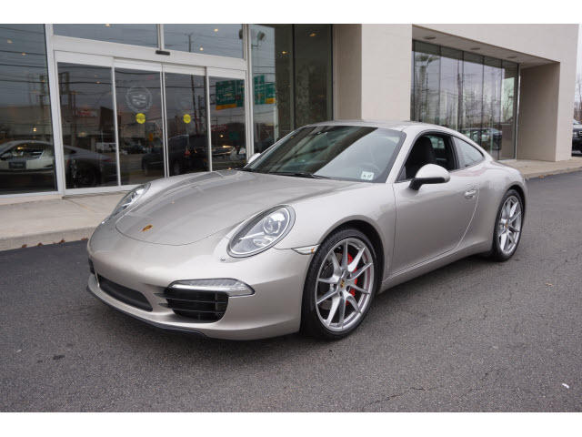 Porsche 991 Carrera S 2012 With Silver Metallic Exterior